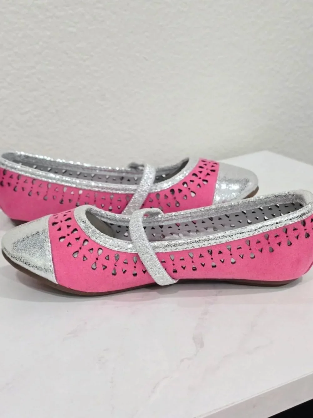 FabKids ✦ Pink & Silver Ballet Flats ✦ Cap Toe Perforated Upper Strap 10 NWT